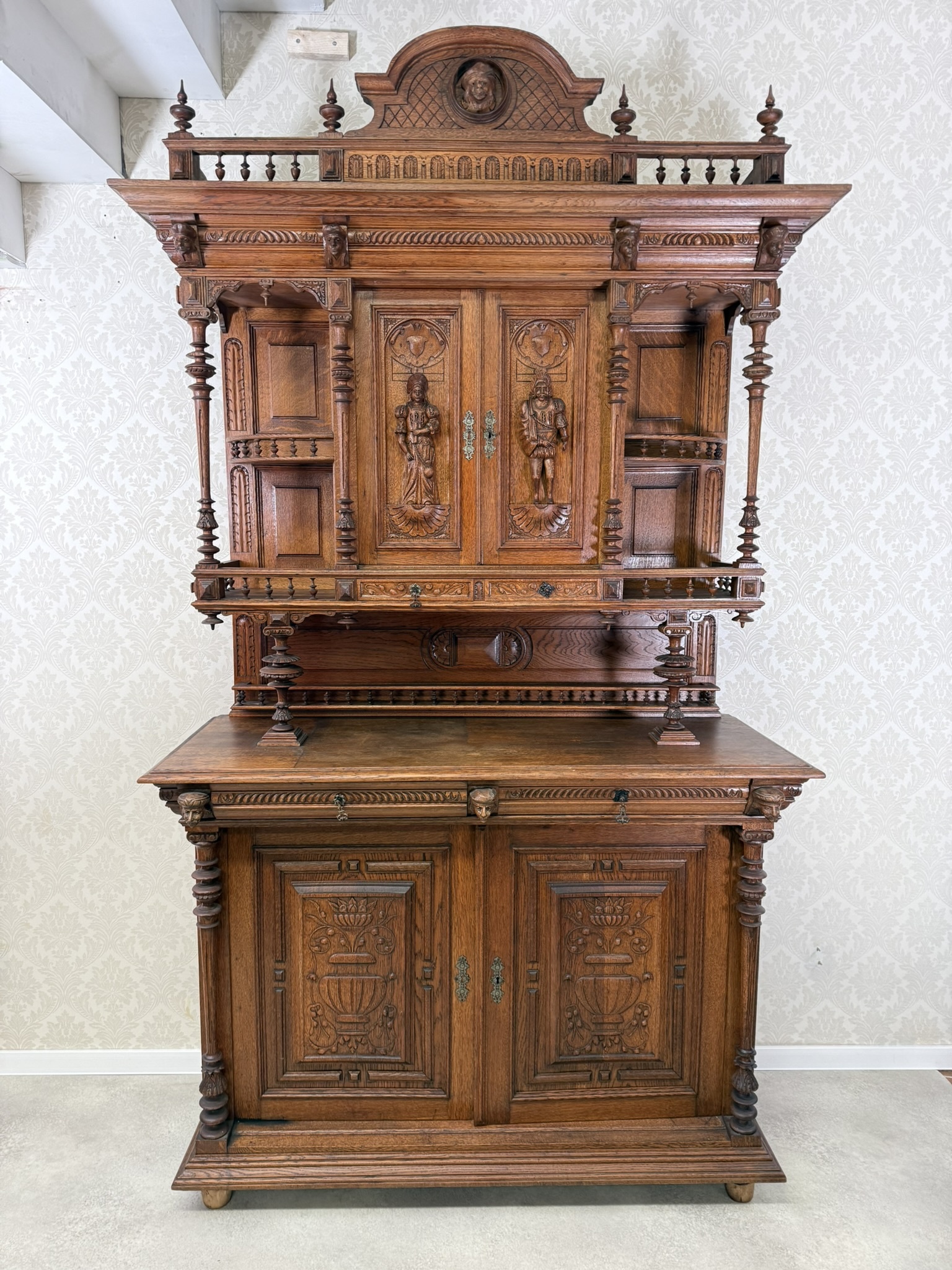 Příborník ve stylu francouzské renesance