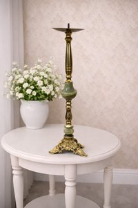 Mosazný svícen s mramorem