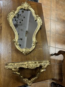Zrcadlo s konzolou