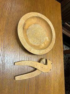 Dřevěná miska s louskáčkem - dekorace