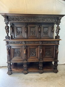 Kabinet s reliéfy a hermovými sloupky