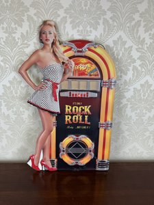 Retro plechová dekorace s jukeboxem
