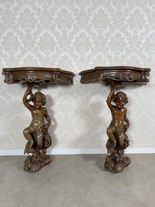 Konzolový stolek s postavou putta, cena za ks Konzolový stolek s postavou putta, cena za ks