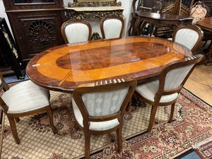Starožitnuý reprezentativní jídelní set s intarzovaným stolem a šesti židlemi