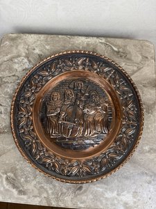 Měděný talíř s výjevem hudebníků Měděný talíř s výjevem hudebníků