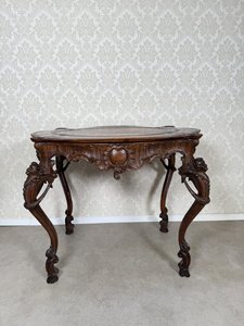 Luxusní barokní vyřezávaný stolek Luxusní barokní vyřezávaný stolek