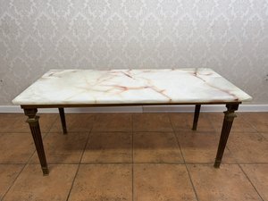Konferenční stolek s mramorovou deskou