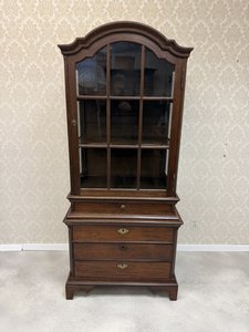 Knihovna s členěným nástavcem