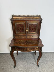 Kabinet s boulle intarzií