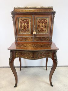 Kabinet s boulle intarzií