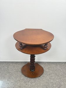 Dvoupatrový odkládací stolek