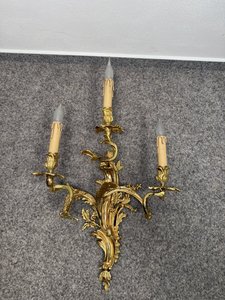 Tříramenné nástěnné  světlo s  listovým dekorem