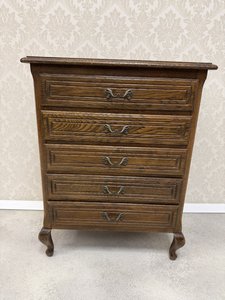 Komoda s pěti zásuvkami