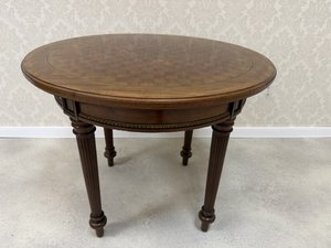 Konferenční stolek