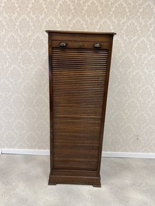 Kartotéka s roletovým zavíráním