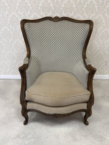 Čalouněné křeslo s vysokým opěradlem, cena za ks