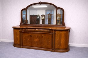 Reprezentativní intarzovaný příborník s velkým zrcadlem