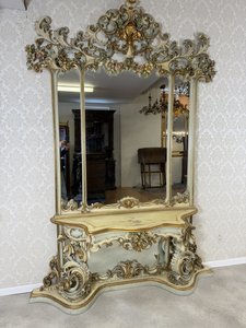 Luxusní toaletní stolek se zrcadlem