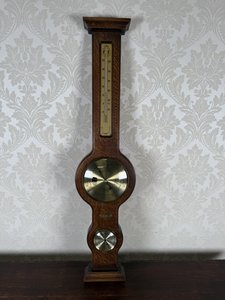 Barometr s teploměrem a vlhkoměrem