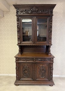 Příborník s vitrínovou nástavbou