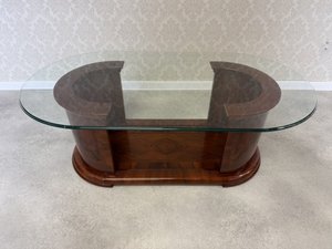 Konferenční stolek se skleněnou deskou